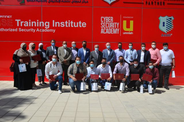  مركز جامعة عمان الأهلية للأمن السيبراني يخرّج الفوج الأول من طلبة الدورات التدريبية
