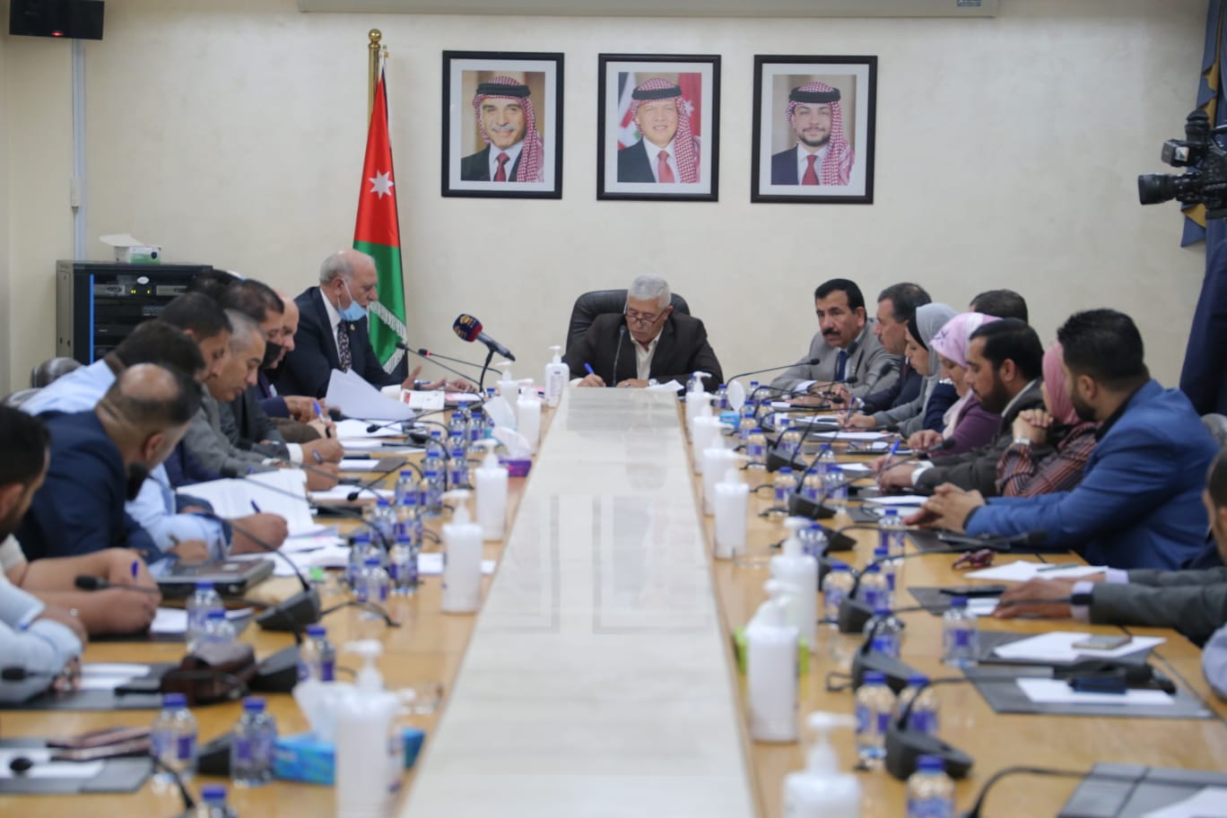 “الإدارية النيابية” تدعو لرفع علاوة مهن