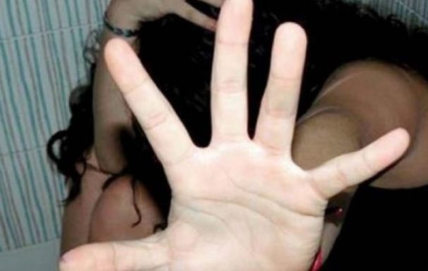 السجن 25 عاما لأب (هتك عرض)