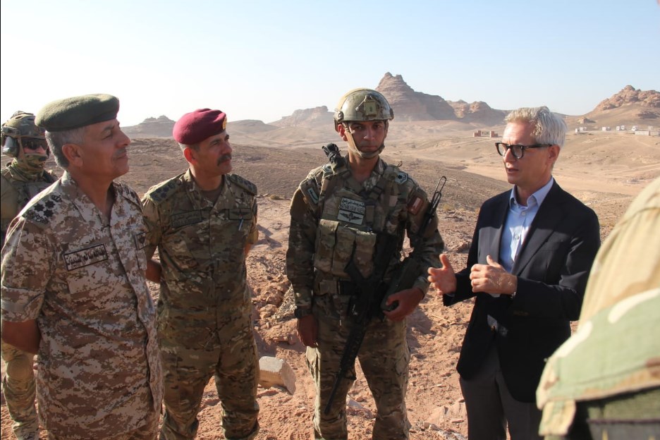 الوحدة الخاصة101 تنفذ تمرينا تعبويا مشتركا