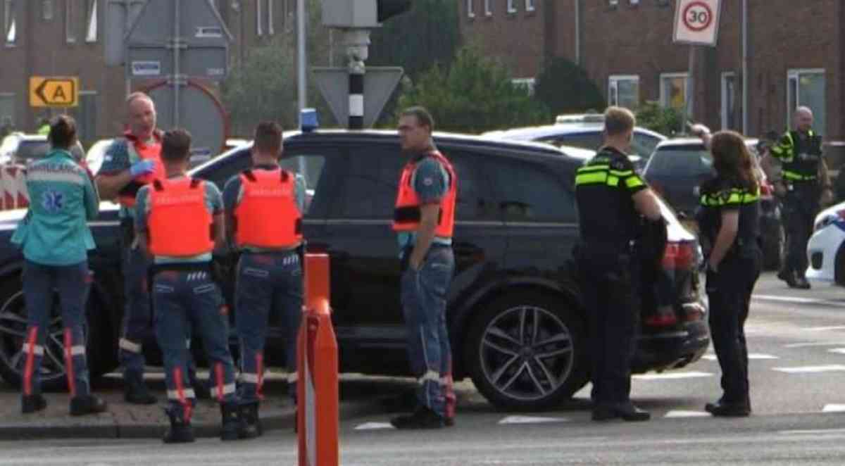 بالقوس والنشاب.. هولندي يتصيد المارة في