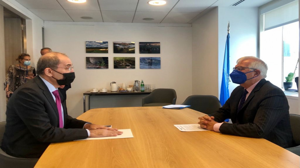 وزير الخارجية يعقد عدة مباحثات على