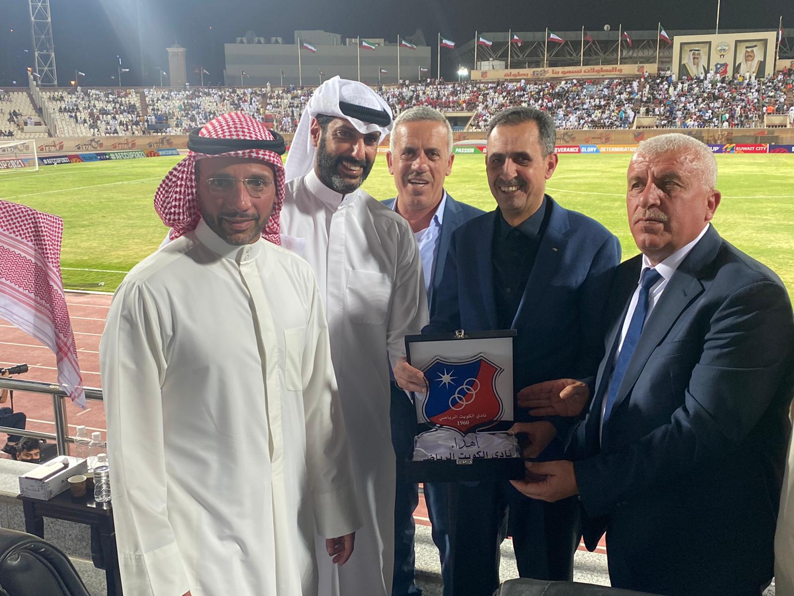 أبو شتال والديحاني والغانم في مدرجات