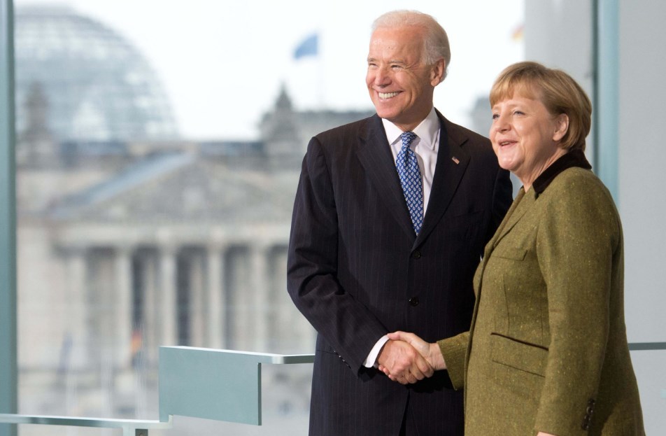 صحيفة: ميركل رفضت أن تكون أول