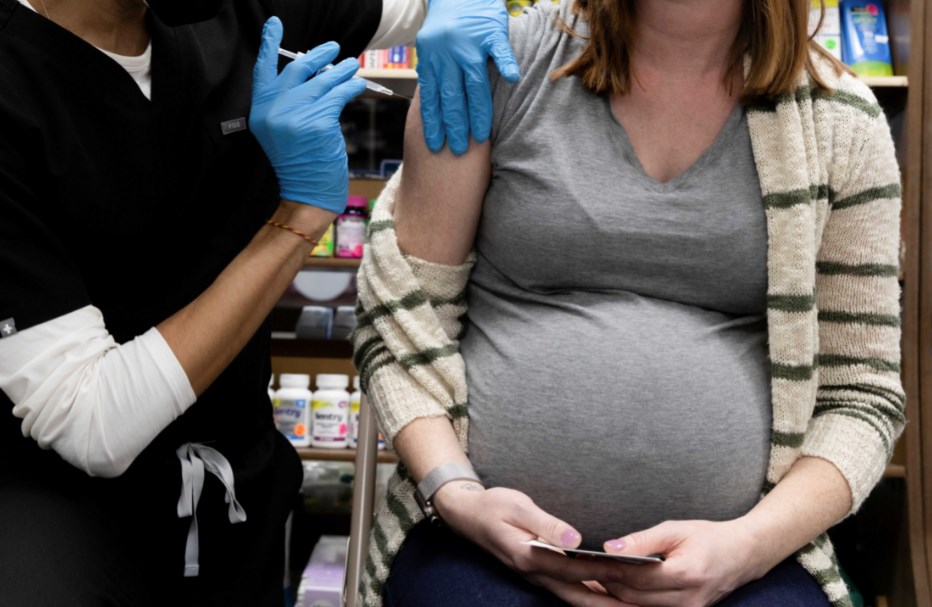 دراسة: الحوامل اللواتي تلقين لقاح كورونا