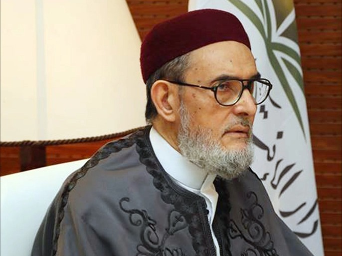 مفتي ليبيا يدعو للتظاهر وإسقاط البرلمان