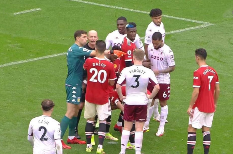 حارس أستون فيلا يستخدم رونالدو لاستفزاز