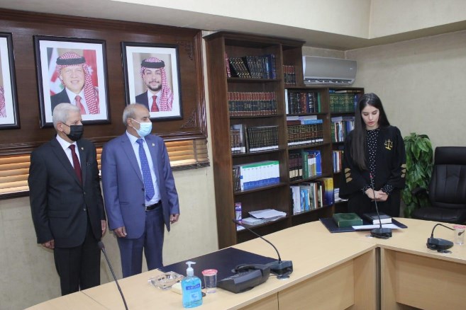 المحامية دينا ابراهيم حداد.. مبارك الاستاذية