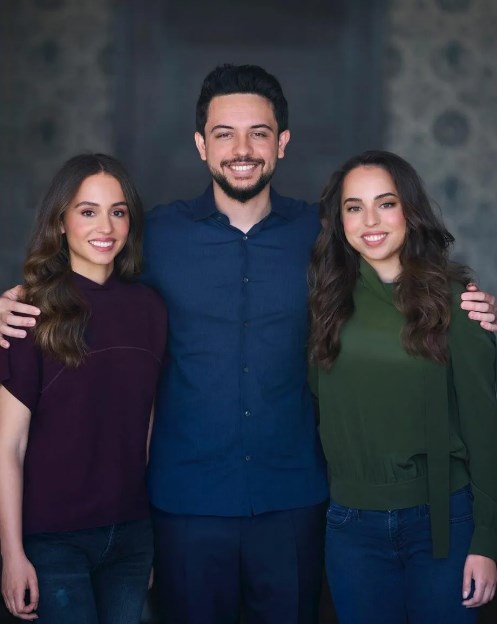 ولي العهد: سلمى وإيمان.. أتمنى لكما