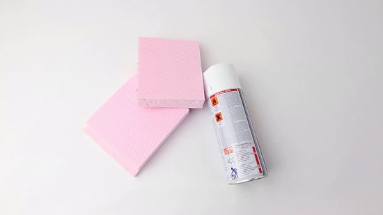 يلصق عين زوجته بعدما أخطا بين