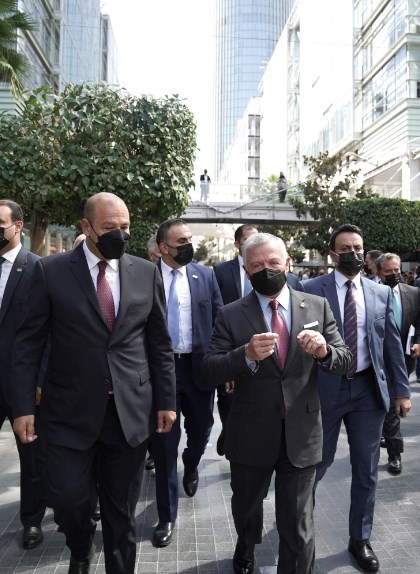 الملك يلتقي عددا من المستثمرين الأردنيين