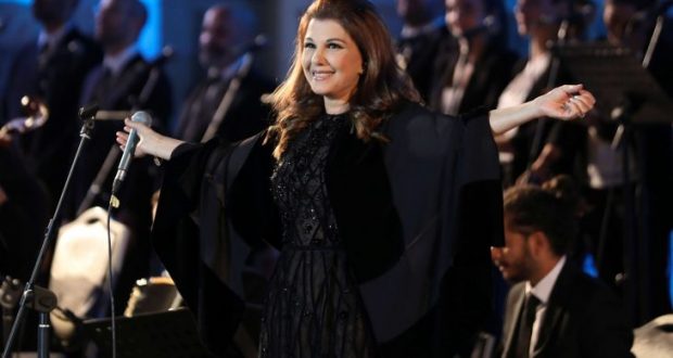 “حملت حقائب سفري على الدرج لعدم