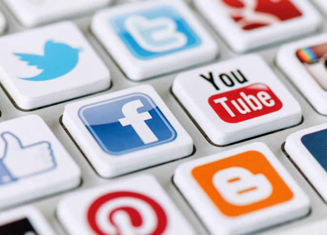 الإفتاء: تداول النكات المسيئة للدين حرام