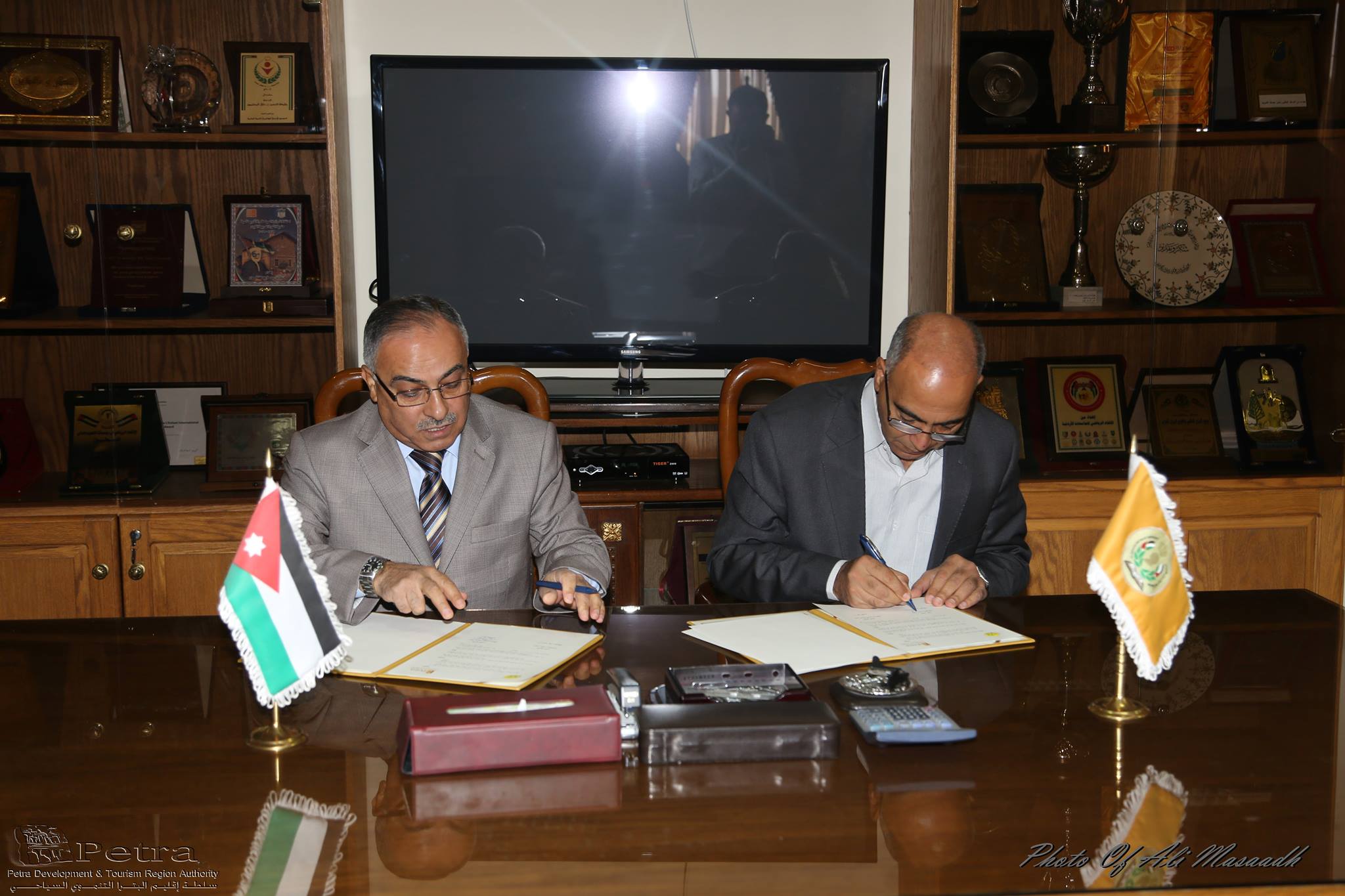 اتفاقية تعاون بين سلطة اقليم البترا