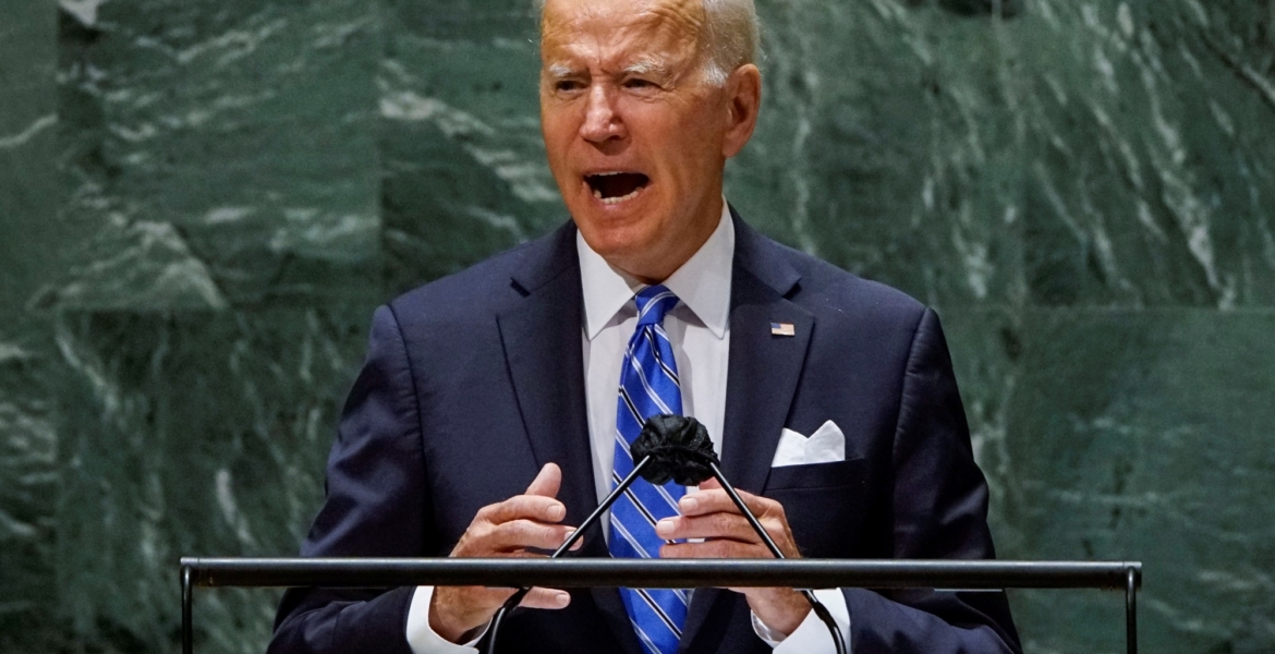 بايدن أكثر عنادا من ترامب.. كيف