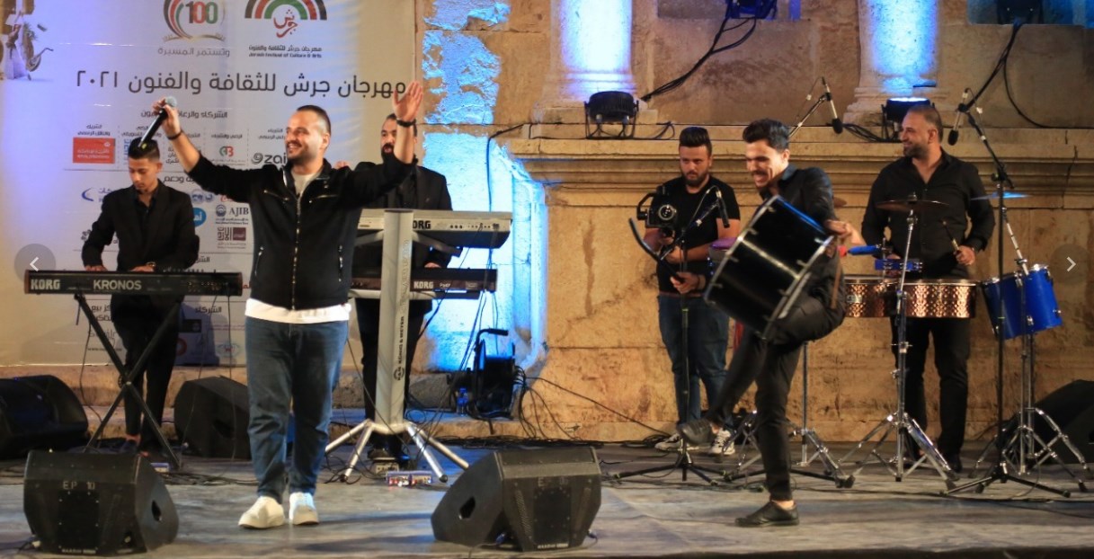 عيسى السقار يعيد ألق المسرح الشمالي