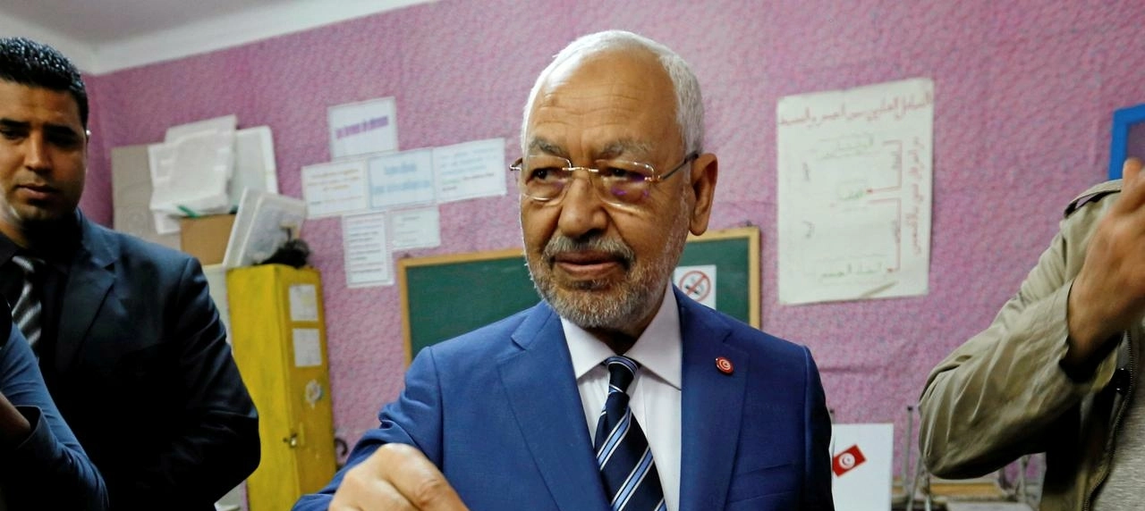 أول تعليق من الغنوشي على استقالات