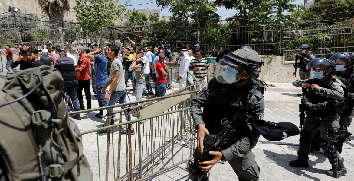 حولوا المسجد إلى مكان للرقص مستوطنون