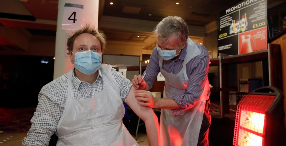 هل يتضارب لقاحا كورونا والإنفلونزا الموسمية؟