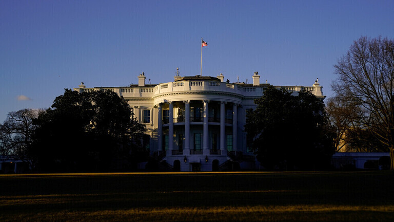 البيت الأبيض: وفاة 700 ألف شخص
