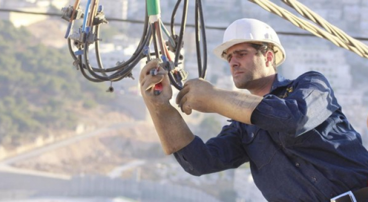 فصل التيار الكهربائي عن مناطق بالطفيلة..