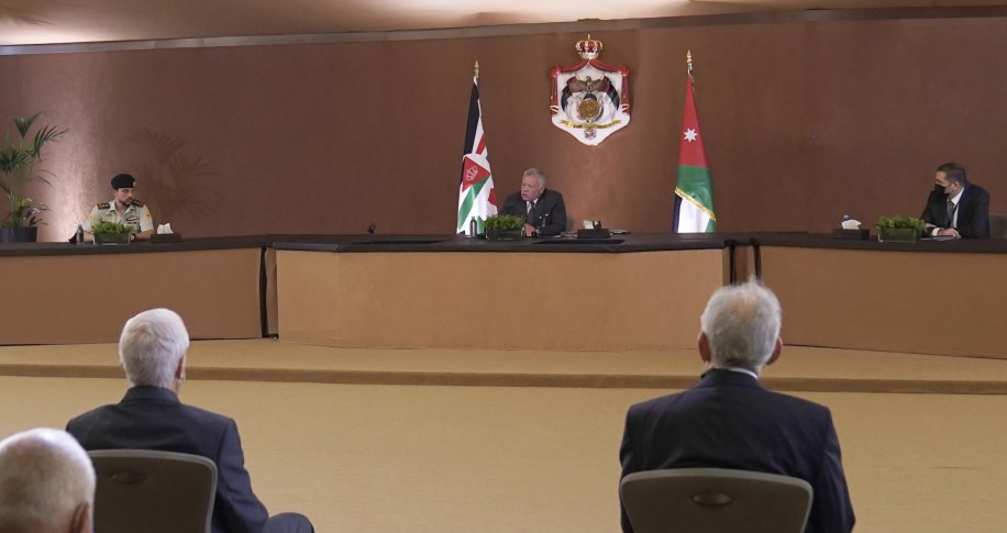 الملك يتسلم توصيات «تحديث المنظومة السياسية»