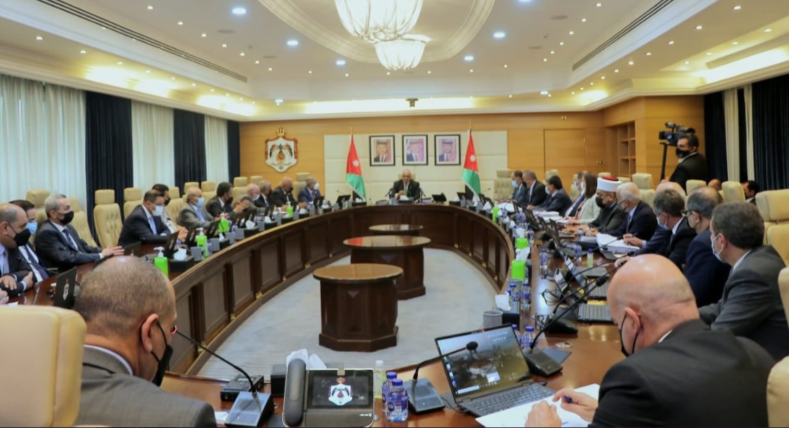 الخصاونة يؤكد على إنفاذ التوجيه الملكي