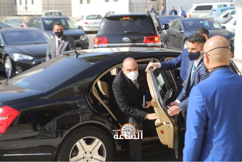 الخصاونة: تخفيض سن الترشح للنواب نقطة