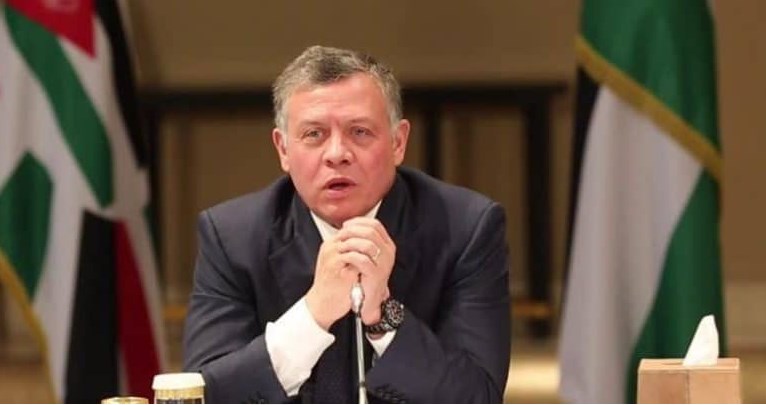 لهذا يستهدفون الملك