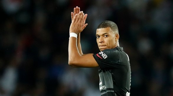 مبابي لا يستبعد البقاء في باريس