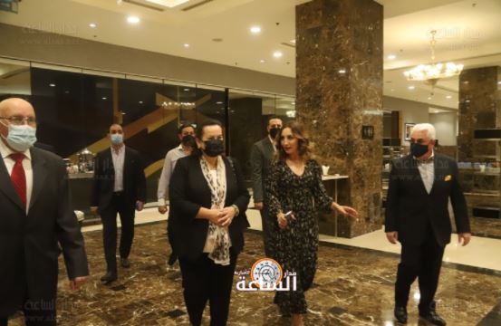 رلى السماعين تشهر كتابها ’نحو الهزيع