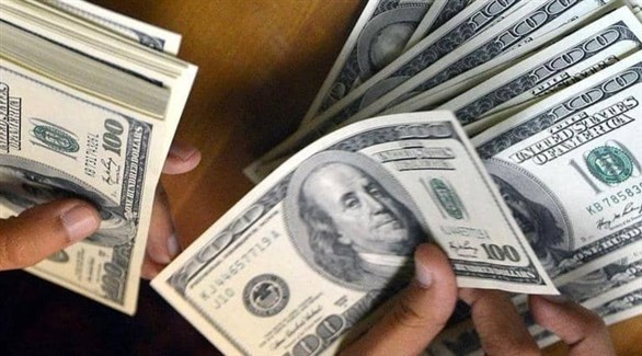 الدولار يصعد فيما تترقب الأسواق بيانات