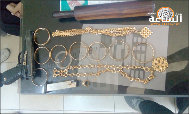 فتاتان تسرقان محل مجوهرات في الأشرفية