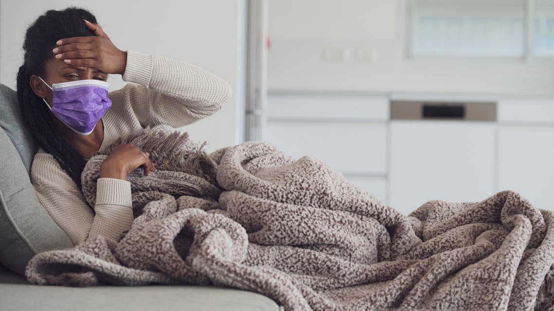 «الوباء المزدوج».. أطباء يحذرون من مزيج