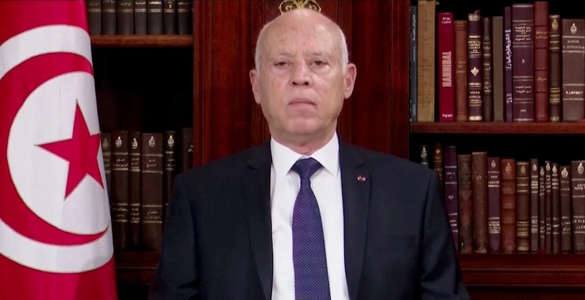 سعيّد يتهم معارضيه بتلقي الأموال للتظاهر