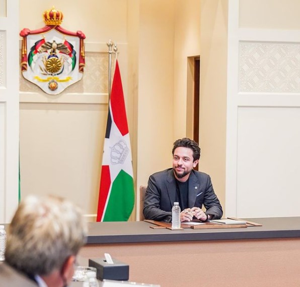 ولي العهد يعلن شفاءه من فيروس