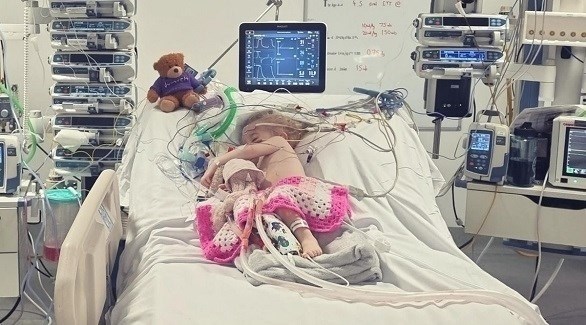 طفلة تخضع لـ 36 عملية جراحية