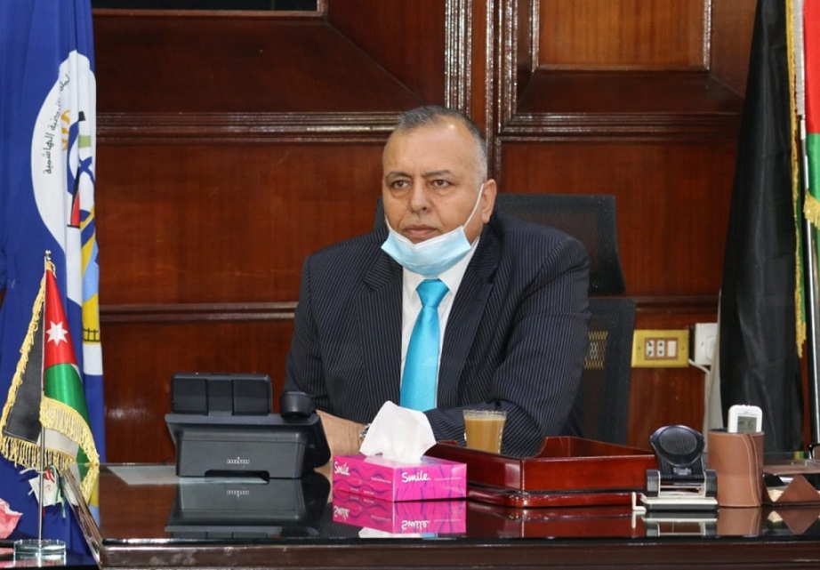 إحالة موظفين في بلدية الزرقاء الى