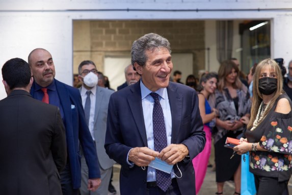 السفير كاسيزي يفتتح يوم «التصميم الايطالي»