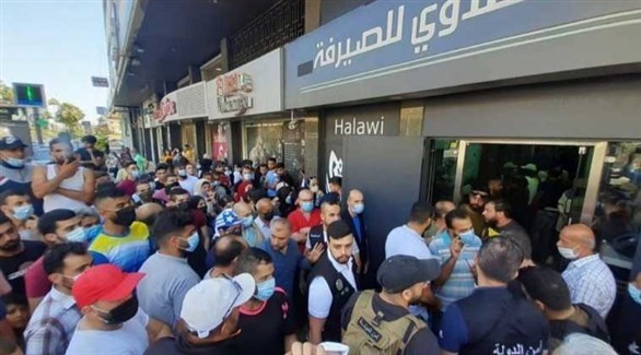 الليرة اللبنانية تعاود السقوط أمام الدولار