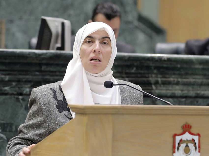 طهبوب تطالب وزير الإعلام بمنع عرض