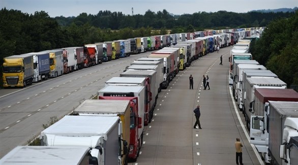 بريطانيا تخفف قواعد الهجرة لجلب سائقي