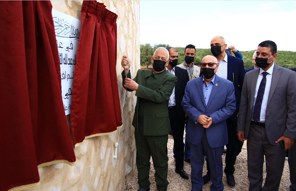 العيسوي يفتتح ويتفقد مشاريع مبادرات ملكية
