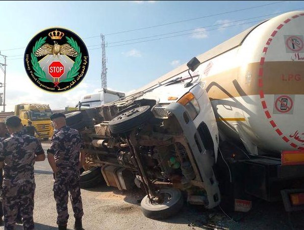 تصادم صهريج نقل غاز وشاحنة نقل