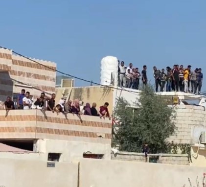 لحظة وصول الملك الى لواء الاغوار