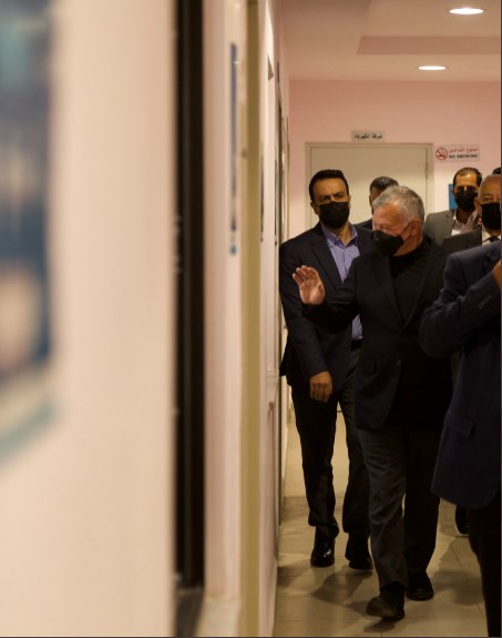 الملك يتفقد مركز المشارع الشامل للتربية