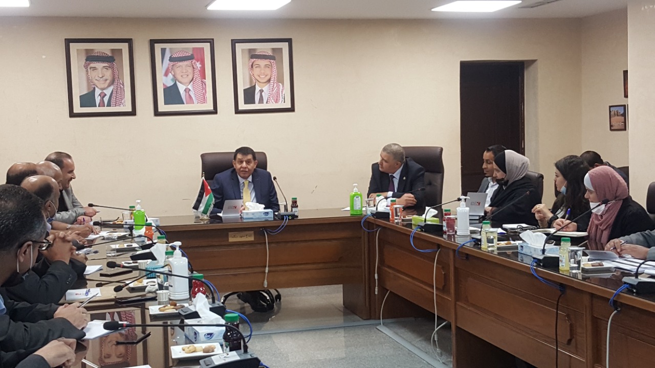 وزير العمل يزور مؤسسة التدريب المهنيّ