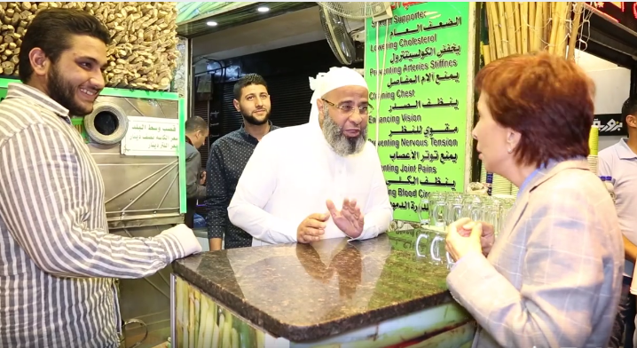 الأميرة بسمه خلال جولة في وسط