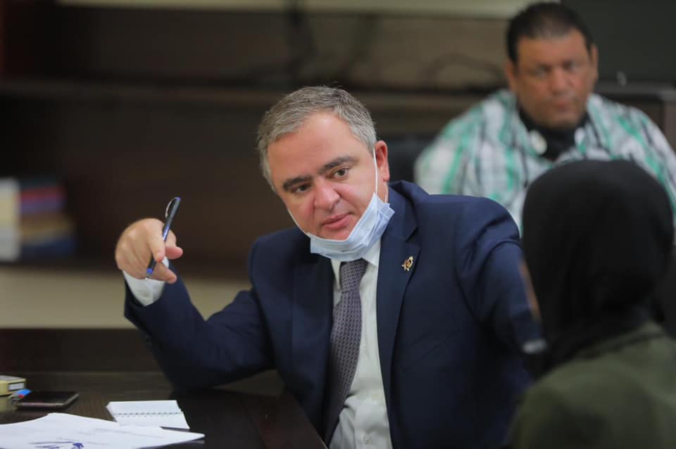 وزير الشباب يفصل موظفا