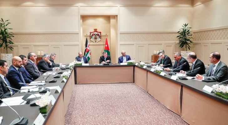 الملك يترأس اجتماعا لمناقشة خطط الحكومة